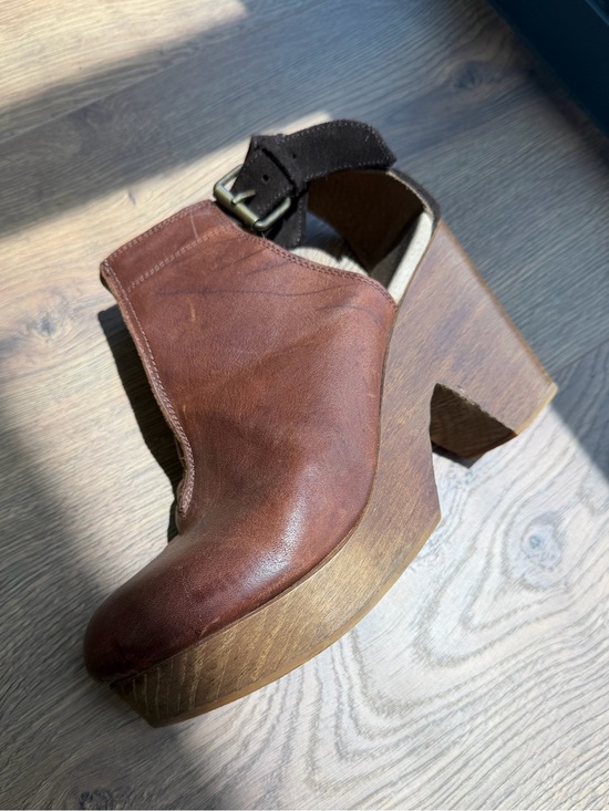 Free People Shoes - Free People | Brown Leather Wooden Platform Clog Heels – EU 38 / US 7.5-8